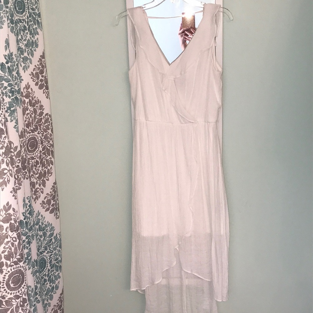 Flowy asymmetrical white dress